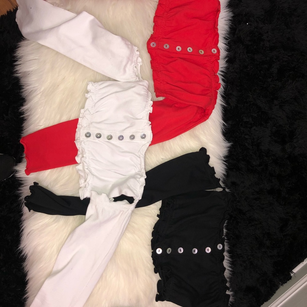 3 SUPER CROPPED TOPS with sleeves ❤️🤍🖤